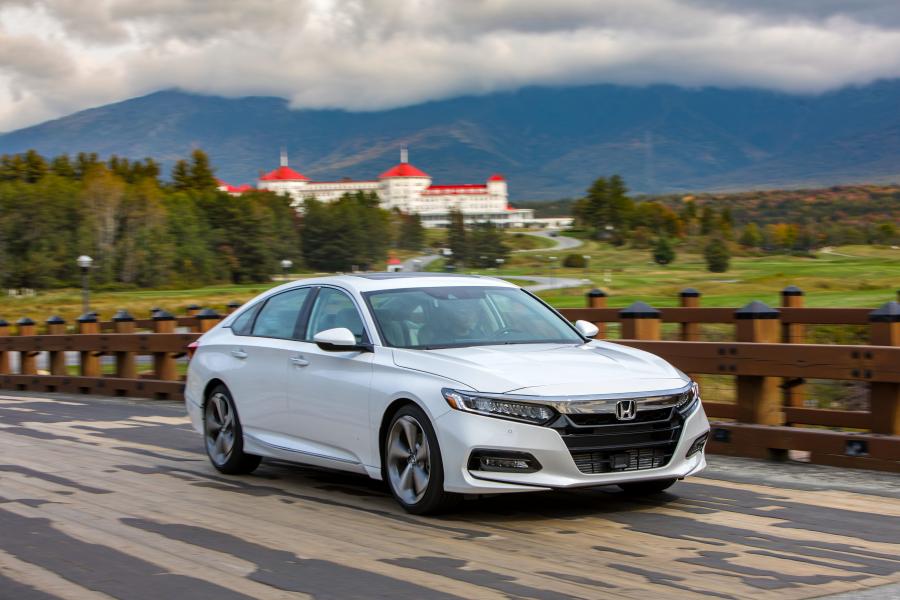  Honda Accord Touring 1.5T 2017 года  (NA) (фото 16 из 33)